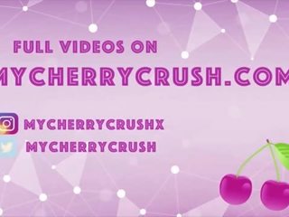 Sexy fesses taquineries en culottes et masturbation avec jouets - cherrycrush