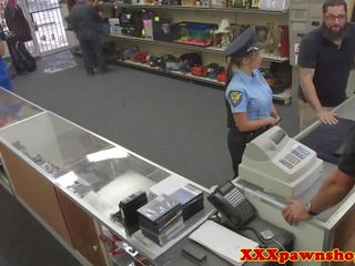 Ekte pawnshop kjønn film med bigass politi i uniform